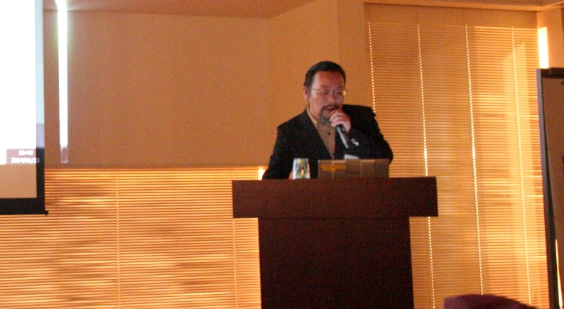 fig.10 �O���v�����Ƌ����g���ږ�g�c�`���i�悵����j�́w���v���̃��J�T�M���Ӊ��ݔ��x